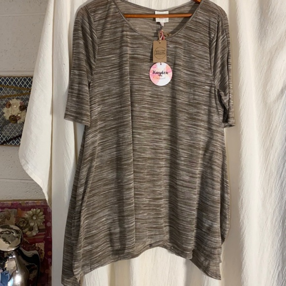 NWT HAYDEN Los Angeles 1X asymmetrical blouse